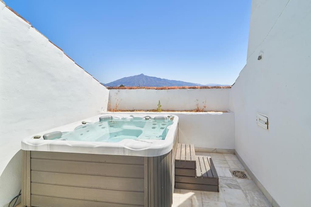 Superbe Appartement Avec Jaccuzi Марбелья Экстерьер фото